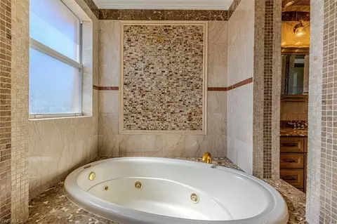 Bath - 2135 Par Dr, Naples, FL 34120 photo 6 of 9