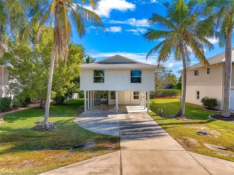 1284 Rainbow Ct, Naples, FL 34110