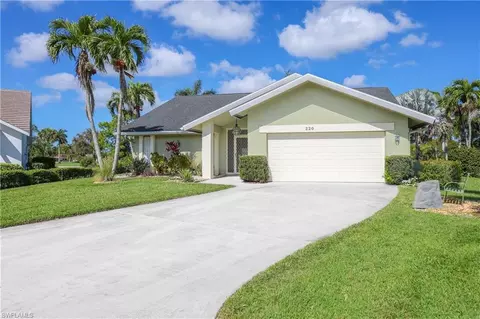 220 Palmetto Dunes Cir, Naples, FL 34113