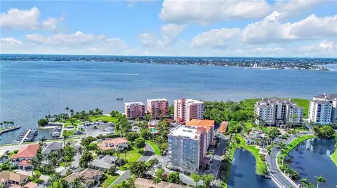 14819 Laguna Dr #403, Fort Myers, FL 33908