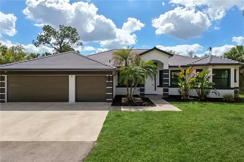 370 12th Ave NW, Naples, FL 34120