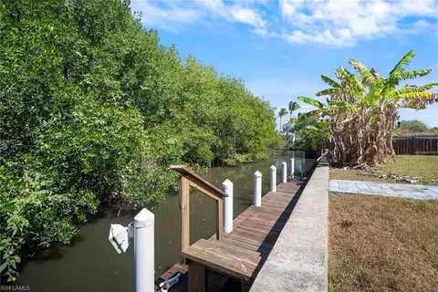 Exterior - 47 River Ct, Naples, FL 34110 photo 2 of 10