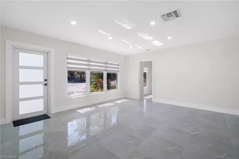 Living - 47 River Ct, Naples, FL 34110 photo 3 of 4