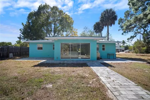 Exterior - 47 River Ct, Naples, FL 34110 photo 5 of 10