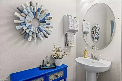 Bath - 4754 Abaca Cir, Naples, FL 34119 photo 1 of 6