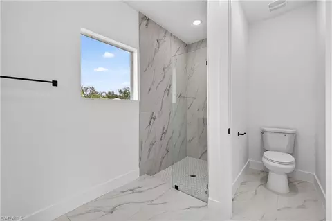 Bath - 1402 E 7th St, Lehigh Acres, FL 33972 photo 2 of 3