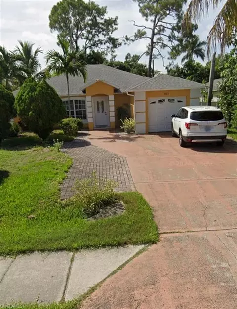 5222 Broward St, Naples, FL 34113