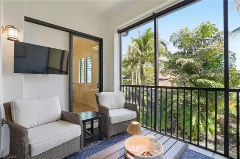 975 Sandpiper St #A202, Naples, FL 34102