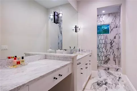 Bath - 6830 Mangrove Ave, Naples, FL 34109 photo 3 of 4