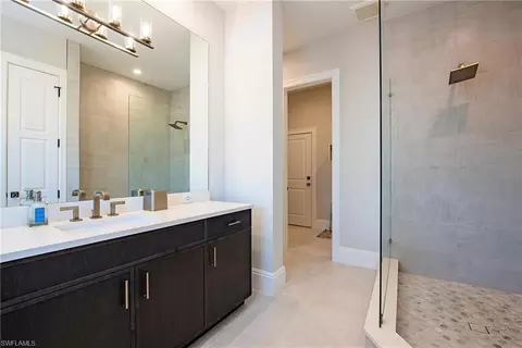 Bath - 6830 Mangrove Ave, Naples, FL 34109 photo 4 of 4