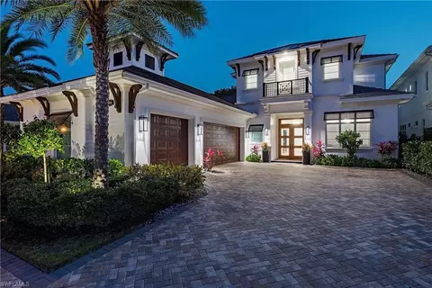 6830 Mangrove Ave, Naples, FL 34109