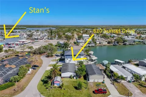 610 Sunset Dr, Goodland, FL 34140