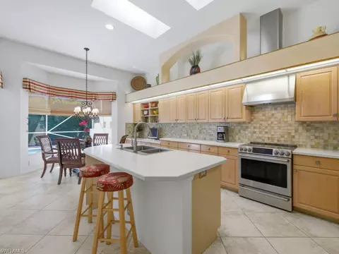 5835 Persimmon Way, Naples, FL 34110