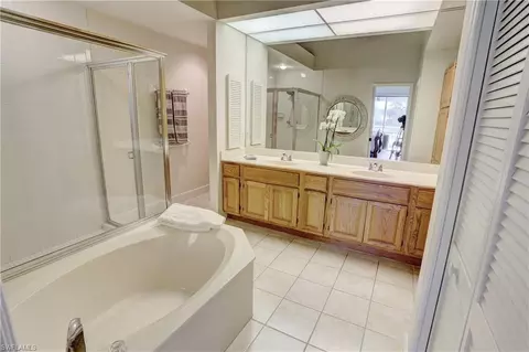 Bath - 486 Edgemere Way E #2, Naples, FL 34105 photo 1 of 3