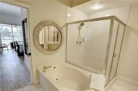 Bath - 486 Edgemere Way E #2, Naples, FL 34105 photo 2 of 3
