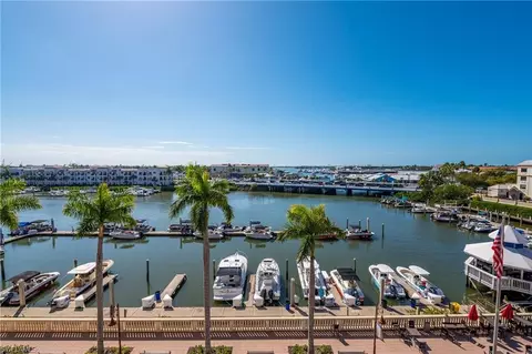 451 Bayfront Pl #5407, Naples, FL 34102
