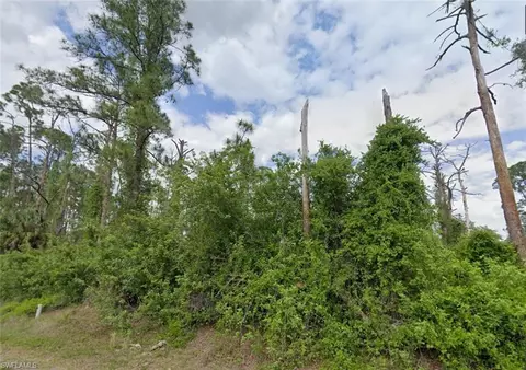 704 Wellington Ave, Lehigh Acres, FL 33972
