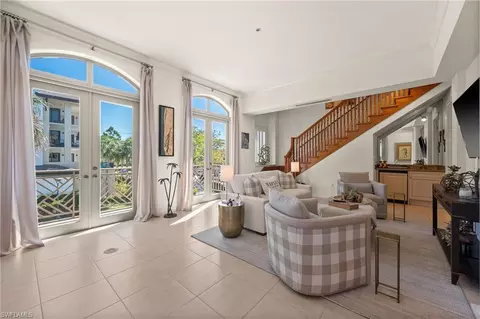 380 10th St S #202, Naples, FL 34102