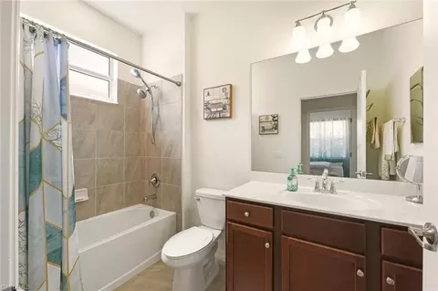 Bath - 2275 Dancy St, Naples, FL 34120 photo 4 of 4