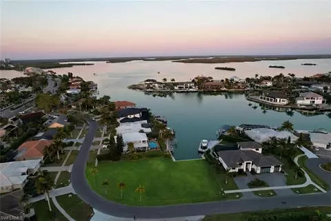 711 Fairlawn Ct, Marco Island, FL 34145