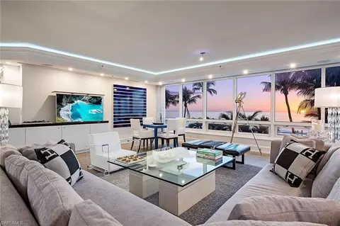 9235 Gulf Shore Dr #TL2, Naples, FL 34108
