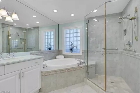 Bath - 318 Burning Tree Dr, Naples, FL 34105 photo 1 of 3