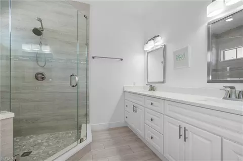 Bath - 183 7th St, Naples, FL 34113 photo 3 of 5