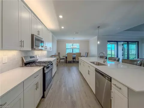 Kitchen - 21085 Verawood Loop, Estero, FL 33928 photo 3 of 4