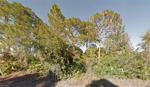 858 Geneva St, Lehigh Acres, FL 33974