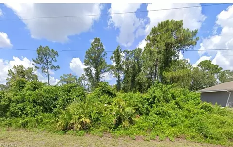 528 Potter Ave S, Lehigh Acres, FL 33974