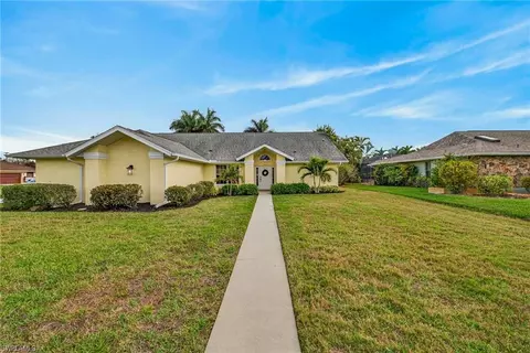 390 Saint Andrews Blvd, Naples, FL 34113