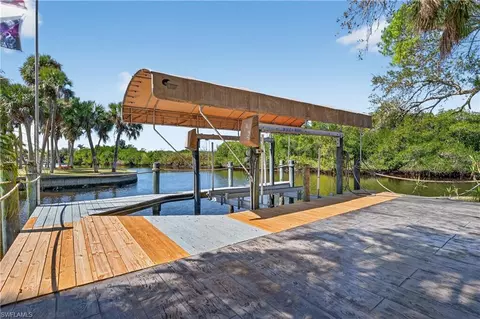 1324 Thompson St, North Fort Myers, FL 33903