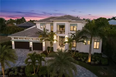 3636 Crayton Rd, Naples, FL 34103