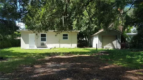 76 Crescent Lake Dr, North Fort Myers, FL 33917