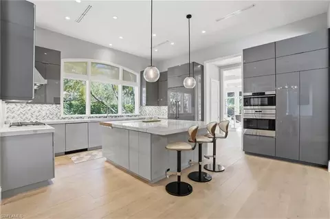 Kitchen - 725 Harbour Dr, Naples, FL 34103 photo 1 of 4