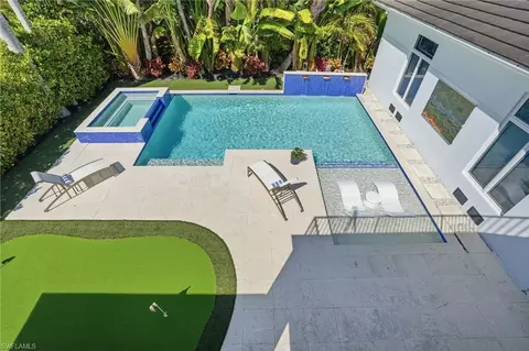 Exterior - 725 Harbour Dr, Naples, FL 34103 photo 4 of 18