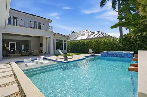 Exterior - 725 Harbour Dr, Naples, FL 34103 photo 9 of 18
