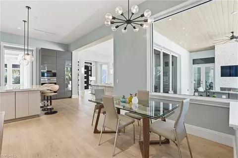 Dining - 725 Harbour Dr, Naples, FL 34103 photo 1 of 2