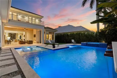 Exterior - 725 Harbour Dr, Naples, FL 34103 photo 17 of 18