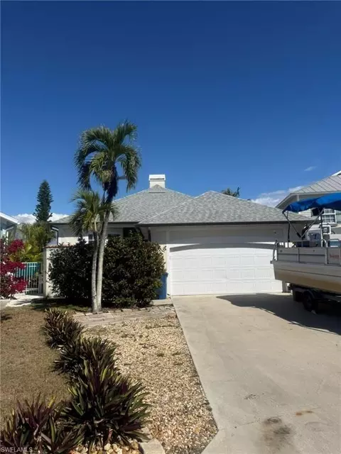 6062 Waterway Bay Dr, Fort Myers, FL 33908