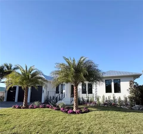 2393 Longboat Dr, Naples, FL 34104