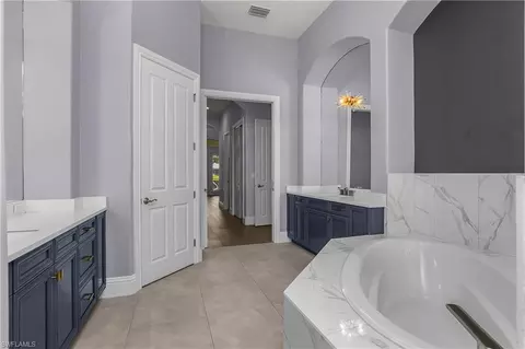 Bath - 7420 Byrons Way, Naples, FL 34113 photo 3 of 6