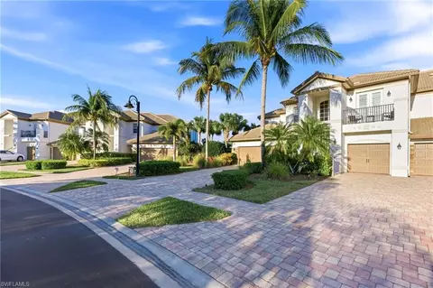 8035 Players Cove Dr #9, Naples, FL 34113