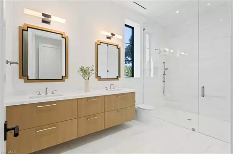 Bath - 745 Pectin Rd, Naples, FL 34102 photo 4 of 4