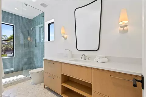 Bath - 745 Pectin Rd, Naples, FL 34102 photo 3 of 4