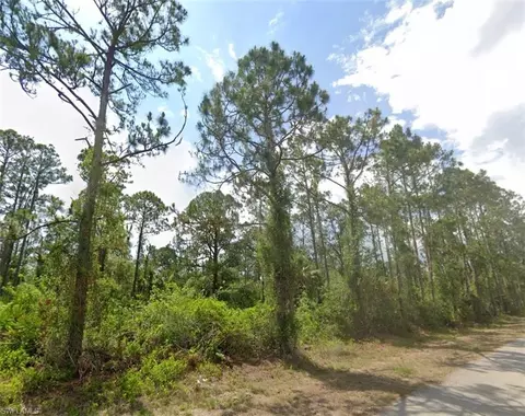 2007 Monroe Ave, Alva, FL 33920