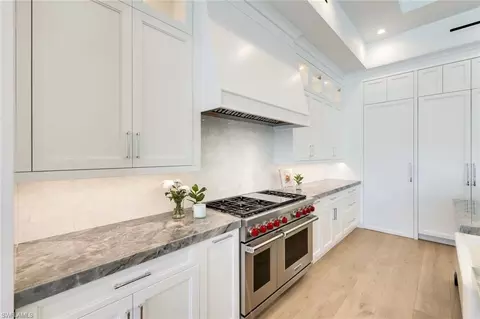 Kitchen - 730 Harbour Dr, Naples, FL 34103 photo 5 of 7