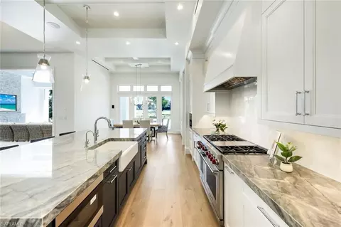 Kitchen - 730 Harbour Dr, Naples, FL 34103 photo 4 of 7
