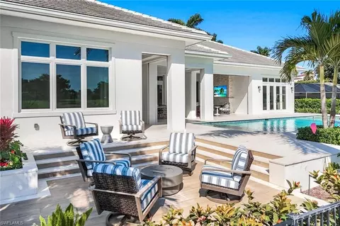 Exterior - 730 Harbour Dr, Naples, FL 34103 photo 3 of 8