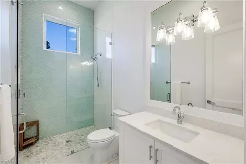 Bath - 730 Harbour Dr, Naples, FL 34103 photo 7 of 8